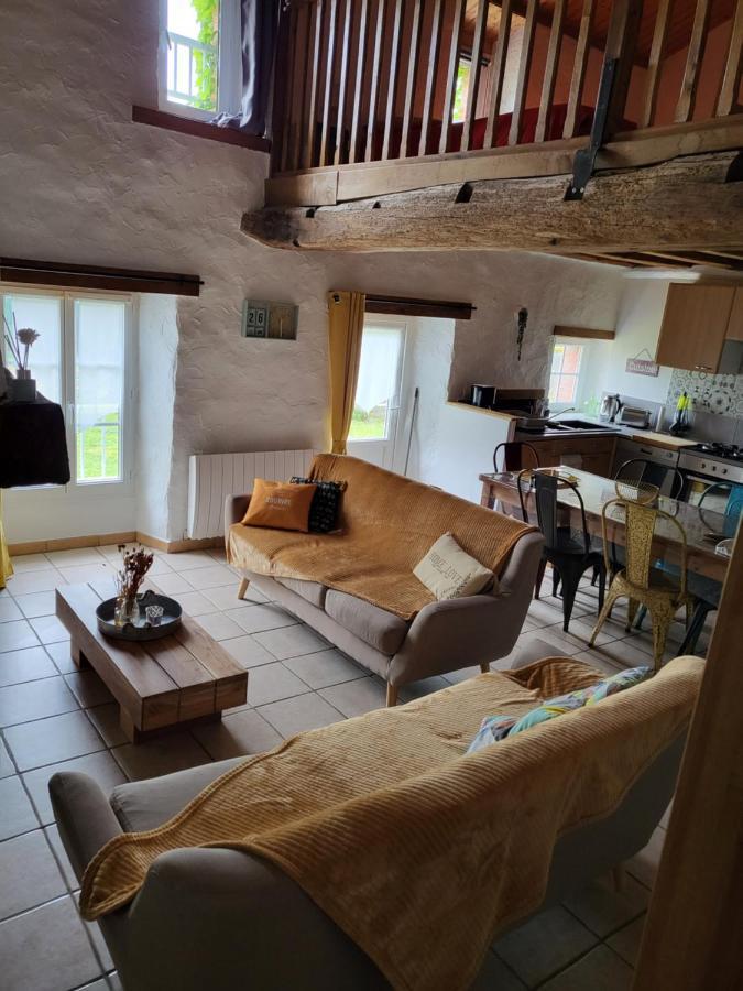 Gite Chamarel Les Aubiers Exterior photo